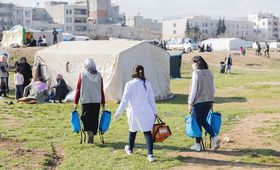 UNFPA delivers dignity kits and basic health service support to people living in a temporary camp in Şanlıurfa, Türkiye.