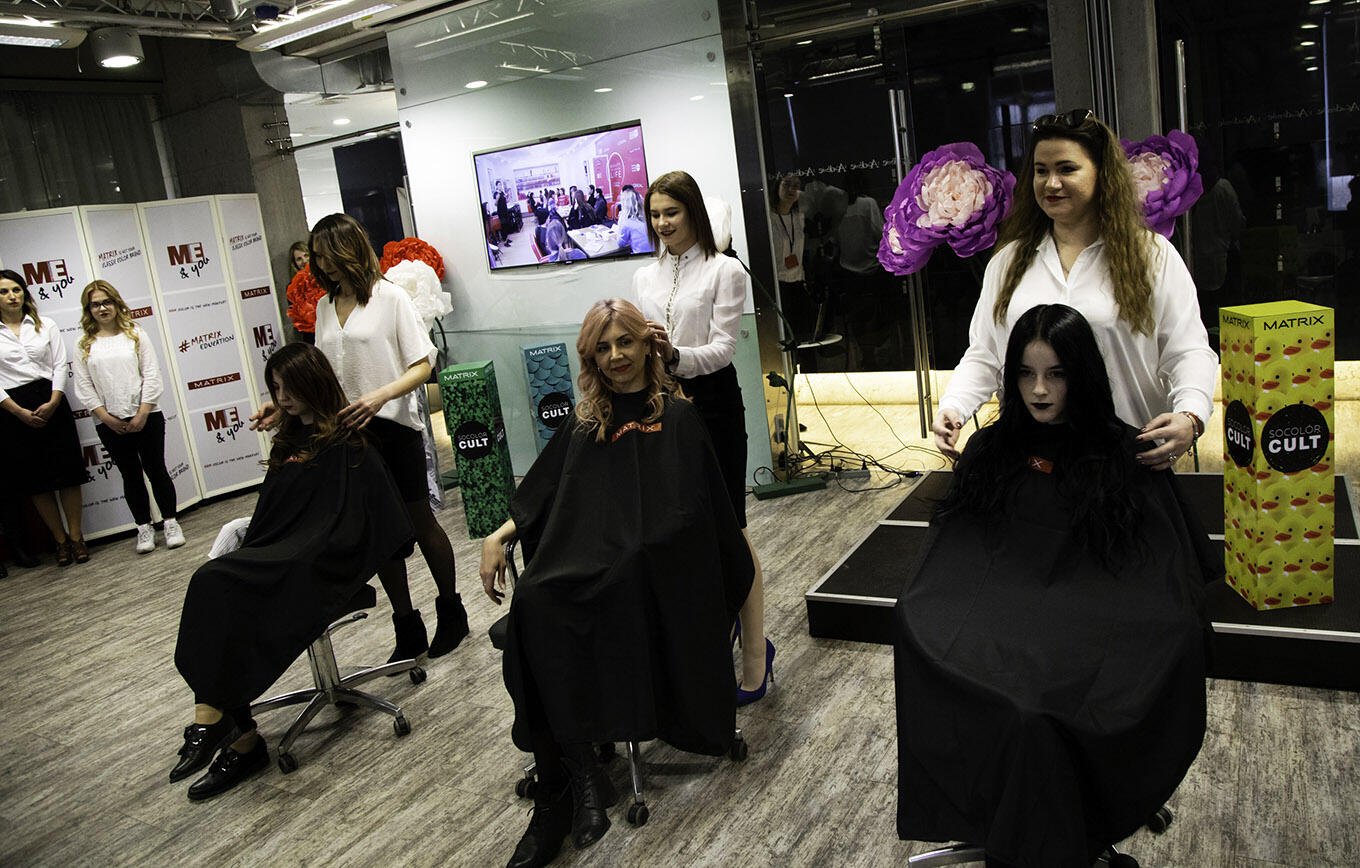 Graduates from the L'Oreal-UNFPA hairdressing course in Ukraine